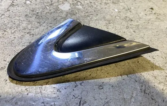 Chrysler 200 Fender end trim 