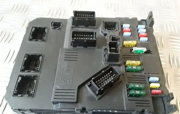 Peugeot 407 Comfort/convenience module 9655708380 BSIS0200
