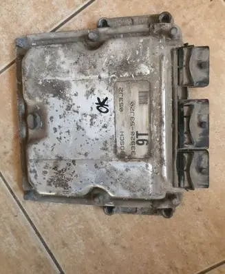 Suzuki Grand Vitara I Engine control unit/module 0281011675 053J2 3392053J20