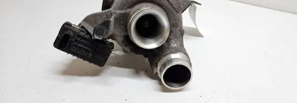 BMW 5 F10 F11 Turbo 779975807 NBT02359F 7778530010