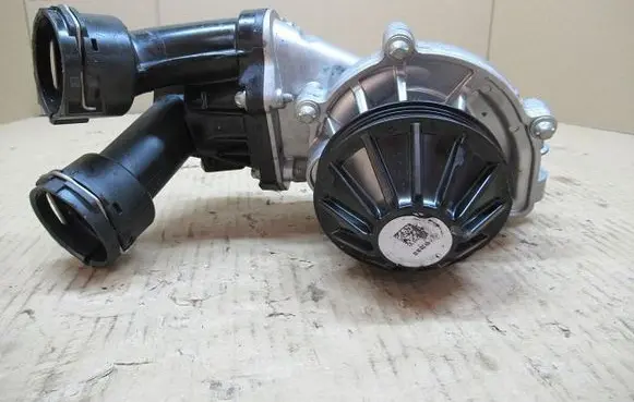 Mercedes-Benz CLE C236 Water pump 