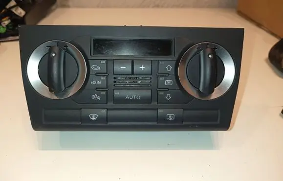 Audi A3 S3 8P Climate control unit 8P0820043AC A2C53212437