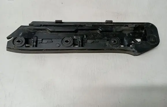 Volkswagen Touran I Front bumper mounting bracket 1T0807936