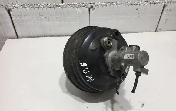 Volkswagen PASSAT B5 Brake booster 4B3612105