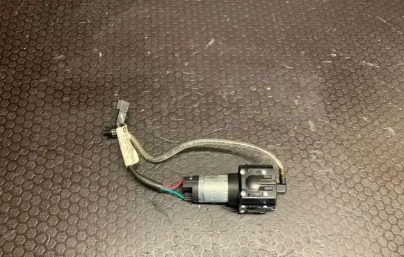 BMW 5 F10 F11 Seat adjustment motor 913018102 RZ55AWA