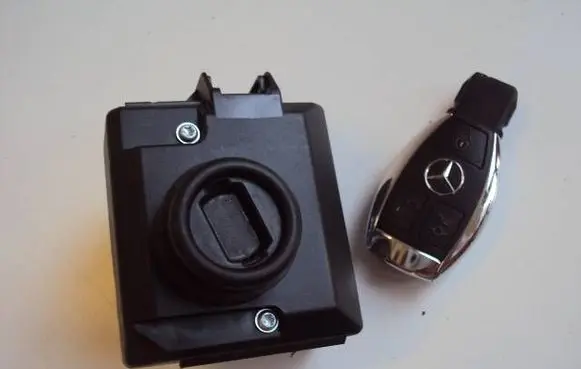 Mercedes-Benz E W212 Ignition lock A2079052600 33003219 8027406821806118