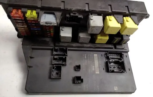 Mercedes-Benz Sprinter W906 Fuse module A9069003502 A9069014500ZGS002 A9069024301ZGS001
