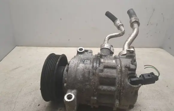 Volkswagen Golf VII Air conditioning (A/C) compressor (pump) 5Q0820803F
