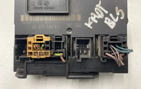 Volkswagen Caddy Comfort/convenience module 1K0959433CP S0401H082 71074