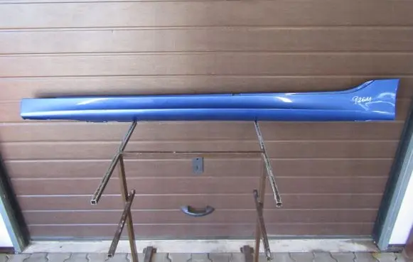 Front sill (body part)