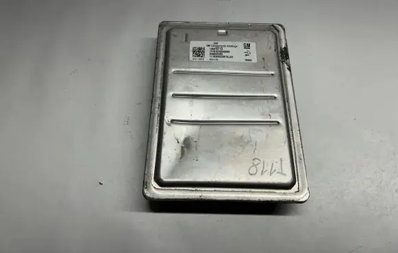 Chevrolet Camaro Engine control unit/module 12695213