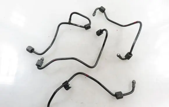 KIA Sportage Fuel injector supply line/pipe 