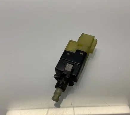 Mercedes-Benz E W211 Brake pedal sensor switch A0015456709 0015456709