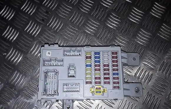 Hyundai H-1, Starex, Satellite Fuse module 919504H052