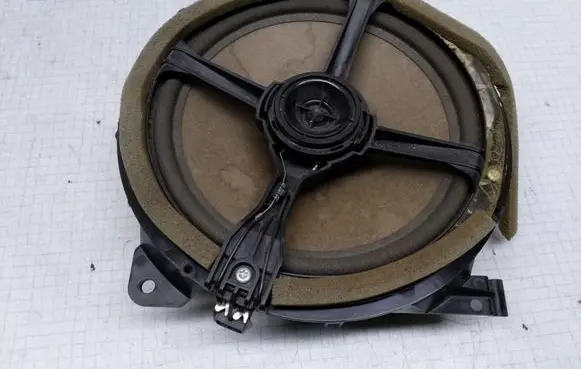Volvo S60 Parcel shelf speaker 8633574