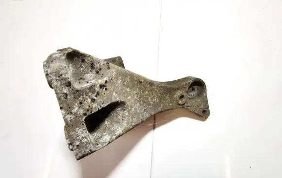 BMW 1 E81 E87 Engine mounting bracket 2211678191601 13807410