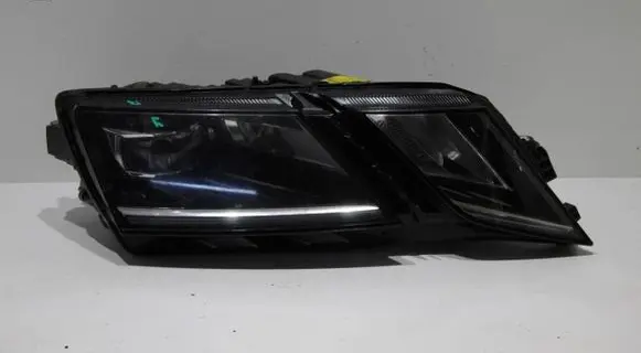 Skoda Octavia Mk3 (5E) Headlight/headlamp 030110423200 5E1941016D LE15A6369