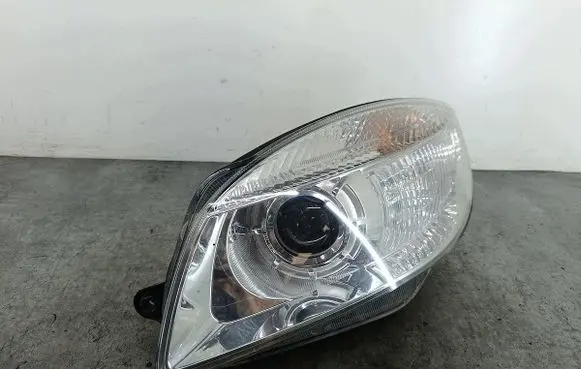 Skoda Fabia Mk2 (5J) Headlight/headlamp 1EL247025251HELLA