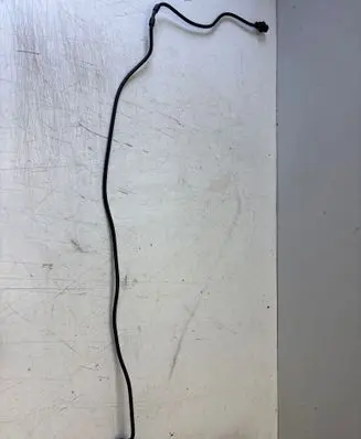 Engine coolant pipe/hose