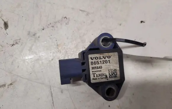 Volvo V50 Airbag deployment crash/impact sensor 8651201
