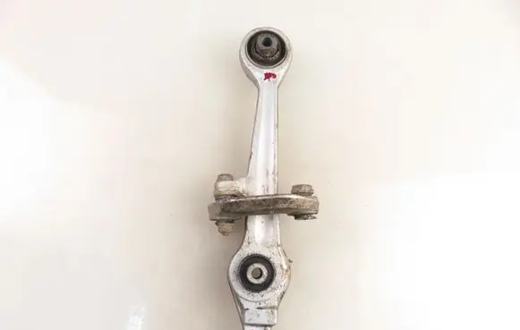 Volkswagen PASSAT B5.5 Front lower control arm/wishbone