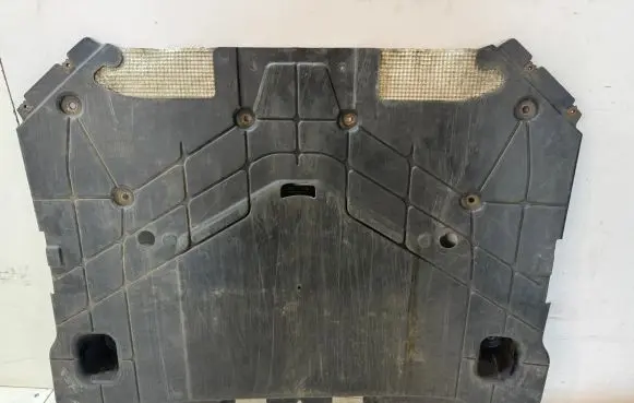 Maserati Ghibli Engine splash shield/under tray 670009531
