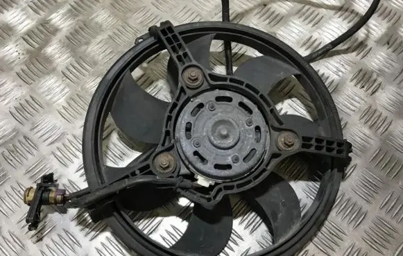 Audi A4 S4 B5 8D Radiator cooling fan shroud