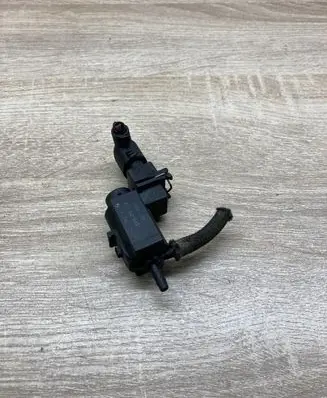 BMW 5 E39 Vacuum valve 1742712 72234100
