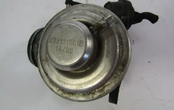 Volkswagen Golf IV EGR valve 038131501E