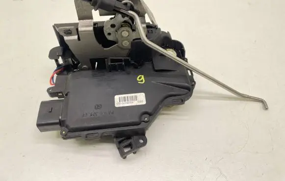 Audi A4 S4 B6 8E 8H Front door lock 4B2837016G PA66302GF