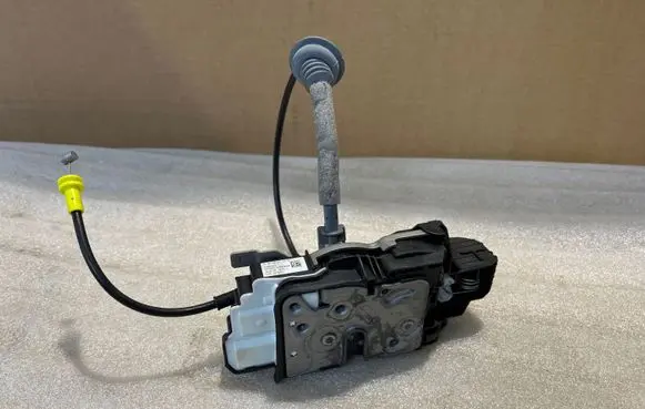 Volvo S60 Rear door lock 31462447