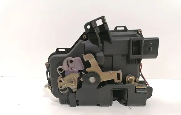 Audi A6 S6 C5 4B Front door lock