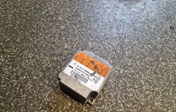 Mercedes-Benz E W211 Airbag control unit/module 2118203385