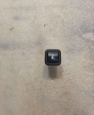Volkswagen PASSAT B5 Fuel tank opening switch 3B0959833A