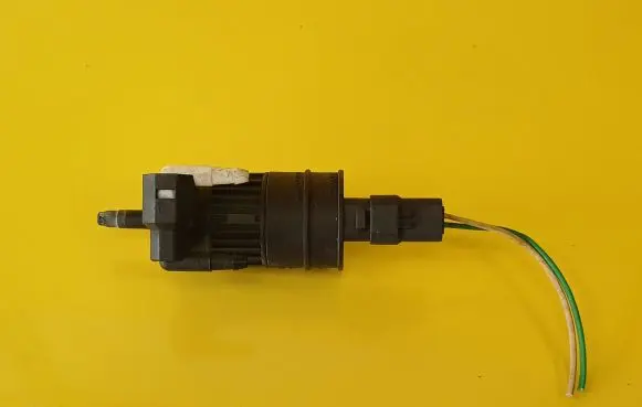Renault Clio II Windscreen/windshield washer pump 7700430702