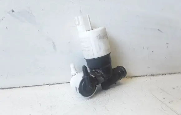 Volvo V60 Windscreen/windshield washer pump AV6117K624AA