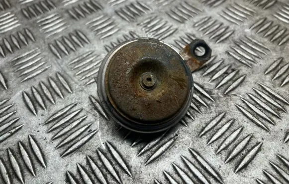 Toyota Prius+ (ZVW40) Horn signal 8651048070