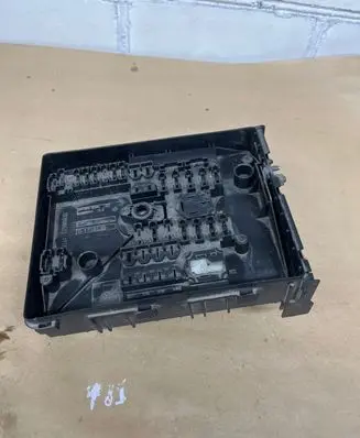 Volkswagen Caddy Fuse box set 01718130