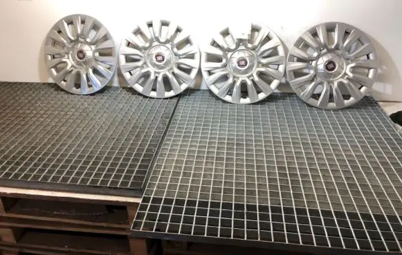 Fiat Tipo R13 wheel hub/cap/trim 