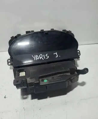 Toyota Yaris Speedometer (instrument cluster) 216558645