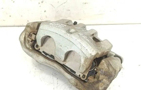 Toyota Sienna XL40 IV Front brake caliper ADVICS 45T34