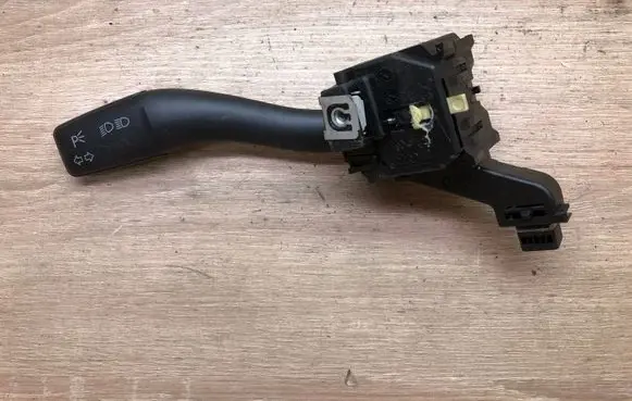 Audi A3 S3 A3 Sportback 8P Indicator stalk 8P0953513A