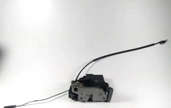 Chevrolet Silverado Rear door lock 13533609