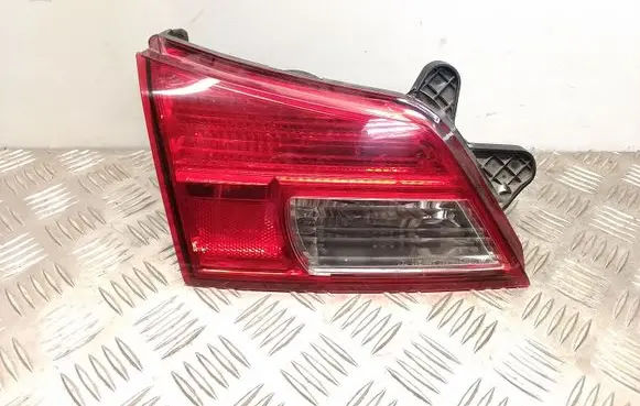 Subaru Outback Tailgate rear/tail lights 2ZR946