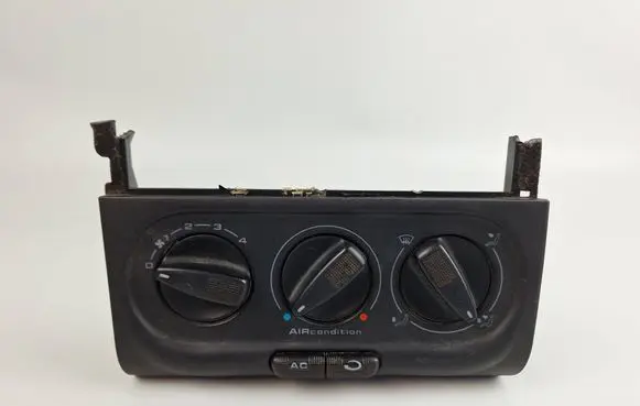 Volkswagen Golf III Climate control unit 3A0819045C 3A0820045A