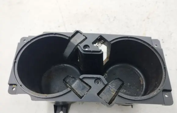 Cup holder front
