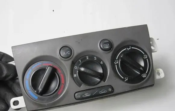 Mazda Premacy Climate control unit CB08A0D04