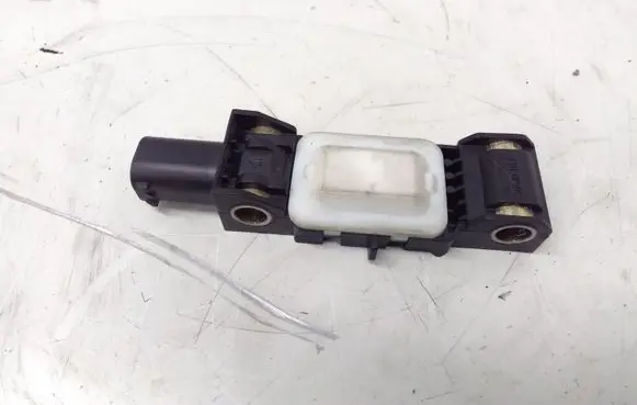 Jeep Grand Cherokee (WK) Airbag deployment crash/impact sensor 4585301787 04671779AC