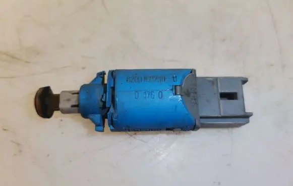 Renault Espace - Grand espace IV Brake pedal sensor switch 8200168239