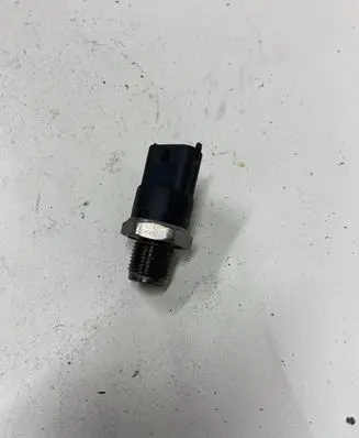 Nissan Primera Mass air flow meter 0281002568